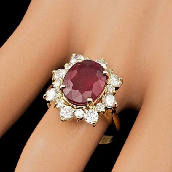 6.70 Carats Natural Red Ruby and Diamond 14K Solid Yellow  6.70 Carats Natural Red Ruby and Diamond 14K Solid Yellow Gold Ring